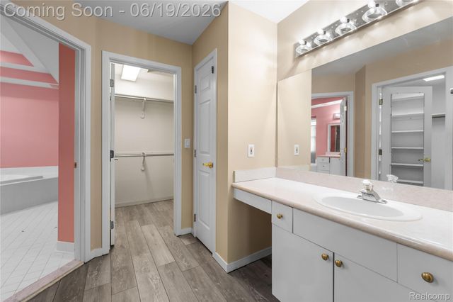 7386 Woodlore Drive, West Bloomfield Charter Township, MI 48323