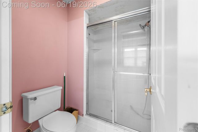 7386 Woodlore Drive, West Bloomfield Charter Township, MI 48323