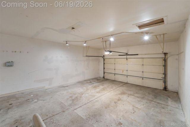 7386 Woodlore Drive, West Bloomfield Charter Township, MI 48323