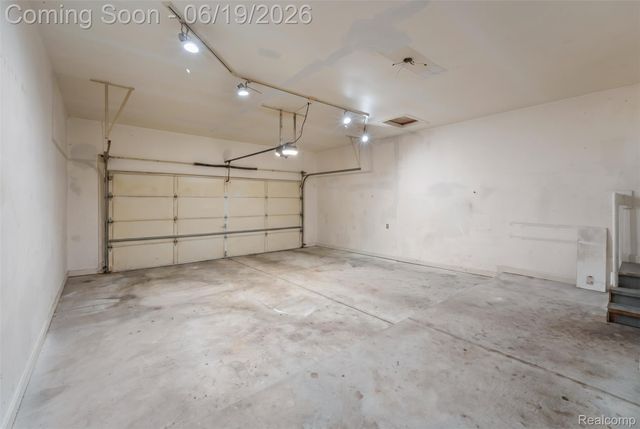 7386 Woodlore Drive, West Bloomfield Charter Township, MI 48323
