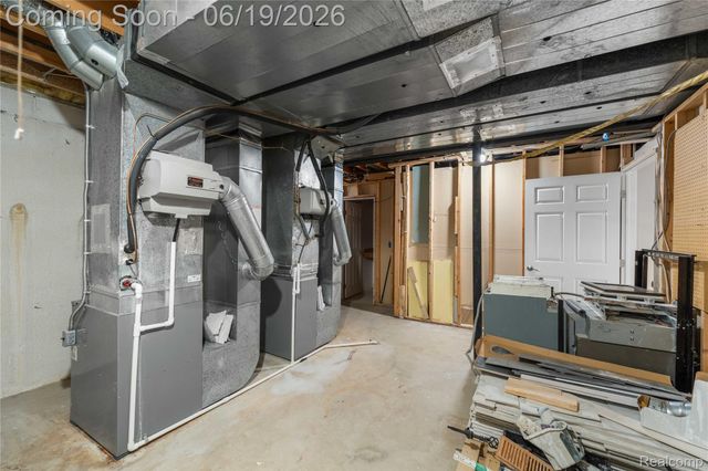 7386 Woodlore Drive, West Bloomfield Charter Township, MI 48323