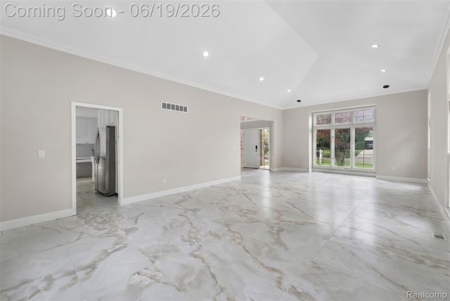 7386 Woodlore Drive, West Bloomfield Charter Township, MI 48323