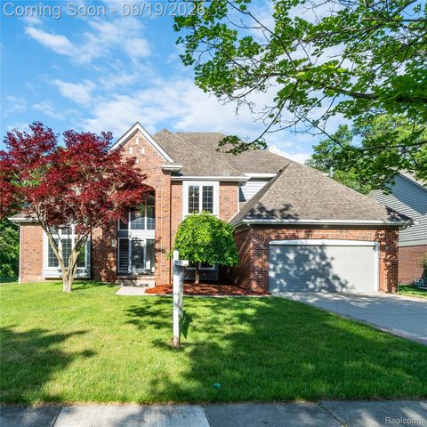 7386 Woodlore Drive, West Bloomfield Charter Township, MI 48323