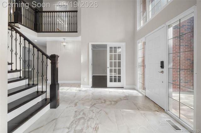 7386 Woodlore Drive, West Bloomfield Charter Township, MI 48323