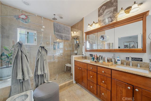 2516 Elsinore Street, Los Angeles, CA 90026