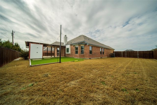 110 S Meadow Drive, Ferris, TX 75125