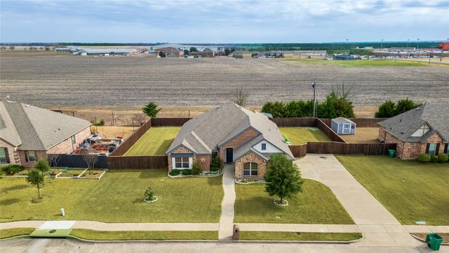 110 S Meadow Drive, Ferris, TX 75125