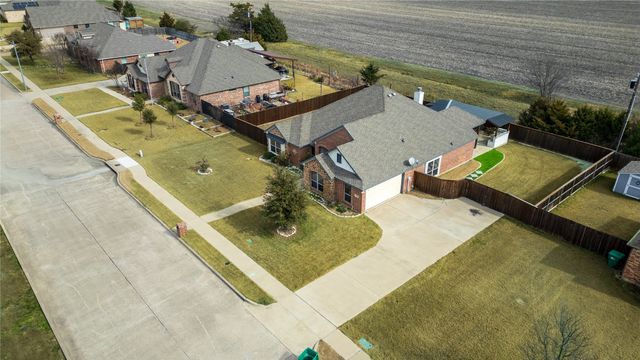 110 S Meadow Drive, Ferris, TX 75125