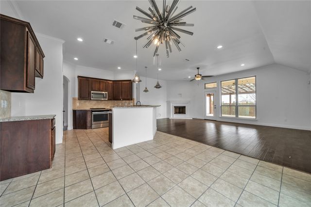 110 S Meadow Drive, Ferris, TX 75125