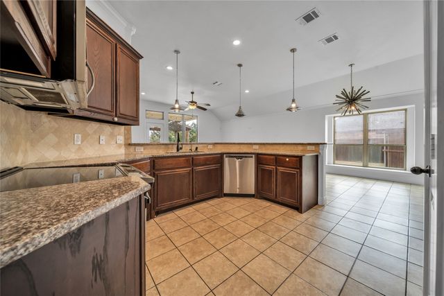 110 S Meadow Drive, Ferris, TX 75125