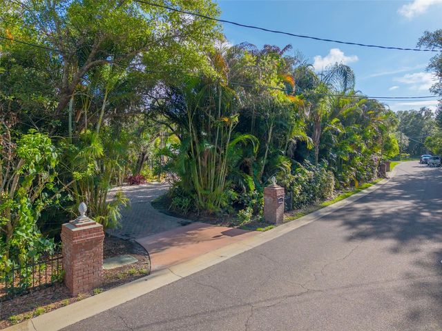 1821 OAK CREEK DRIVE, Dunedin, FL 34698
