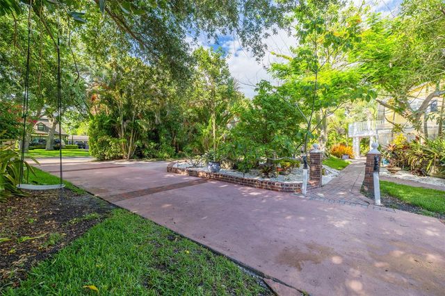 1821 OAK CREEK DRIVE, Dunedin, FL 34698