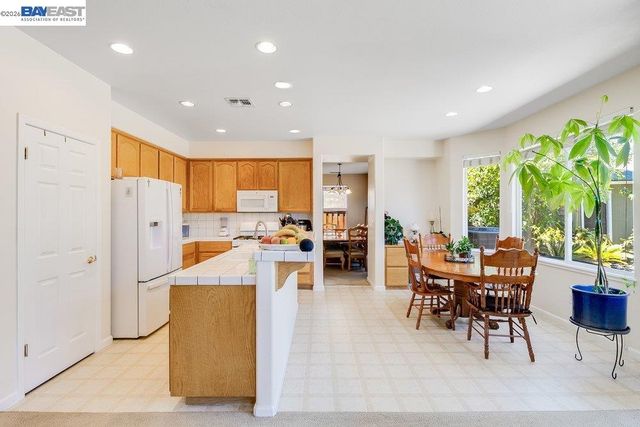 4746 Mammouth Ln, Oakley, CA 94561