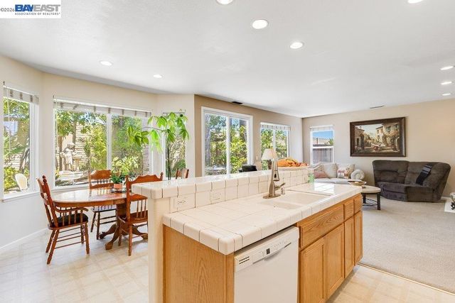 4746 Mammouth Ln, Oakley, CA 94561