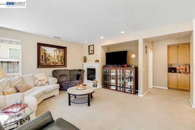 4746 Mammouth Ln, Oakley, CA 94561