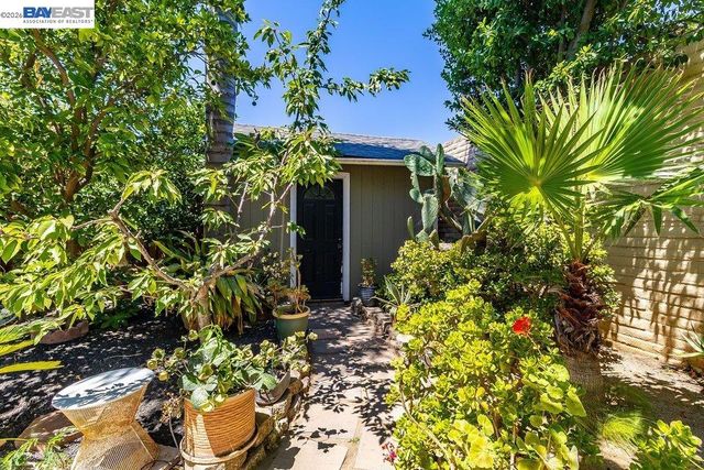 4746 Mammouth Ln, Oakley, CA 94561
