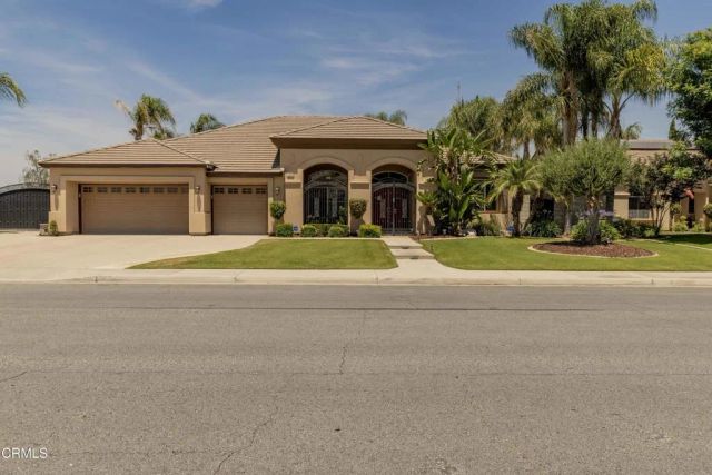 13510 Hinault Drive, Bakersfield, CA 93314