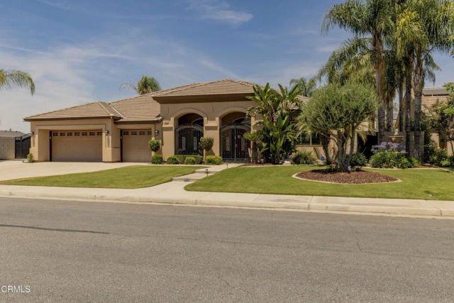 13510 Hinault Drive, Bakersfield, CA 93314