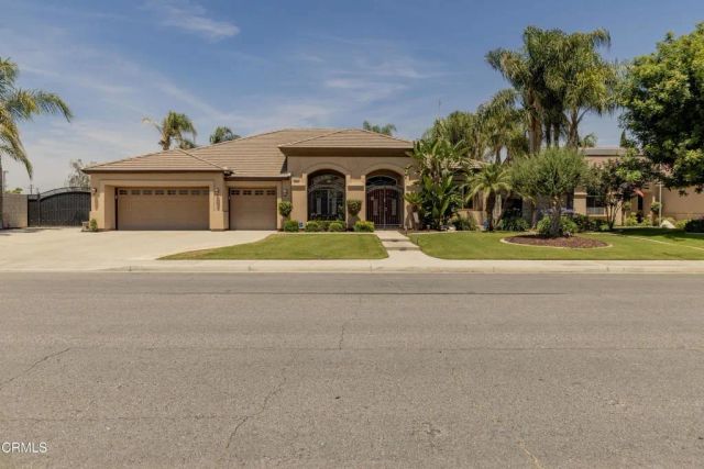 13510 Hinault Drive, Bakersfield, CA 93314