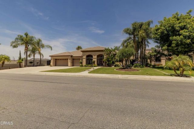 13510 Hinault Drive, Bakersfield, CA 93314