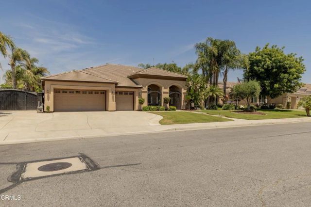 13510 Hinault Drive, Bakersfield, CA 93314