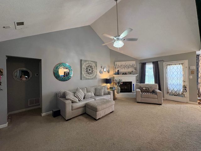 6961 COUNTRY WALK DR, Cordova, TN 38018