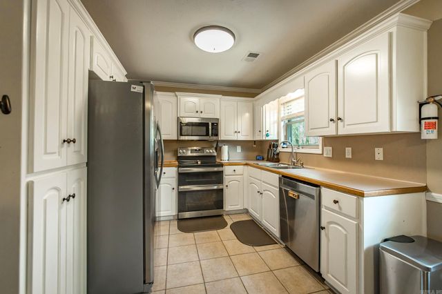 32 Orchid Lane, Cabot, AR 72023