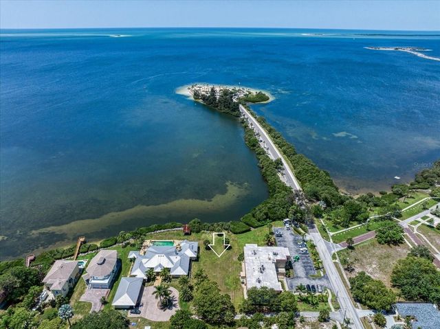 1725 GULF ROAD, Tarpon Springs, FL 34689