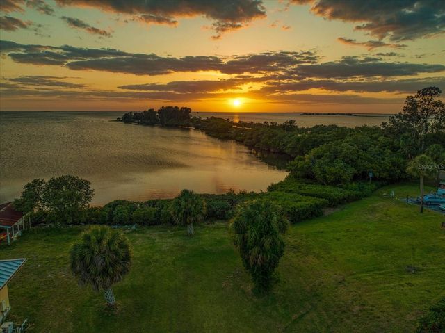 1725 GULF ROAD, Tarpon Springs, FL 34689
