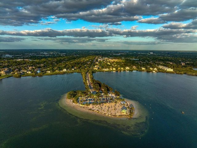 1725 GULF ROAD, Tarpon Springs, FL 34689