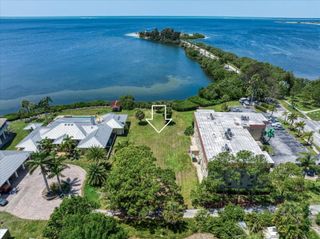 1725 GULF ROAD, Tarpon Springs, FL 34689