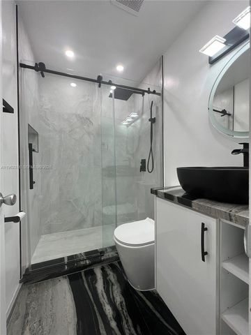 6012 NW 172nd Terr Cir, Hialeah, FL 33015