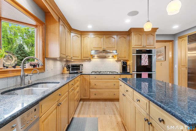 66 Rivergate Lane, Berlin, CT 06023