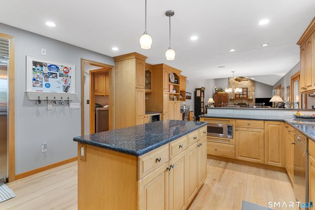 66 Rivergate Lane, Berlin, CT 06023