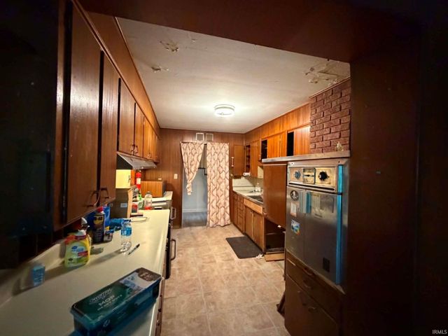 785 W Main Street, Bloomfield, IN 47424