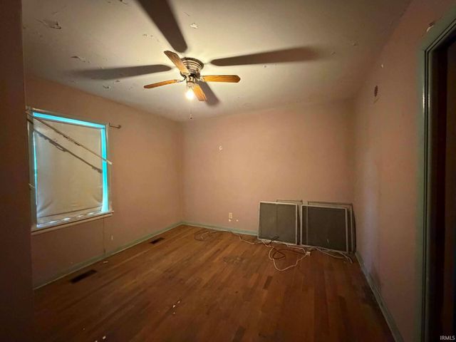 785 W Main Street, Bloomfield, IN 47424