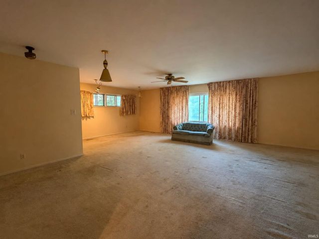 785 W Main Street, Bloomfield, IN 47424