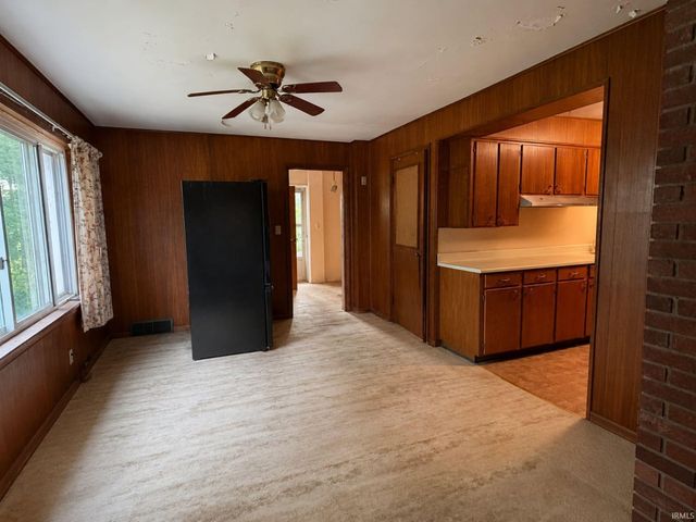 785 W Main Street, Bloomfield, IN 47424