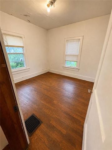 606 W 4th Street, Holden, MO 64040