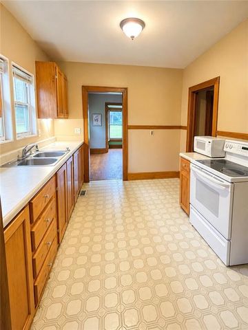 606 W 4th Street, Holden, MO 64040