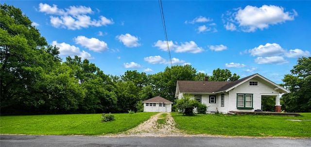 606 W 4th Street, Holden, MO 64040