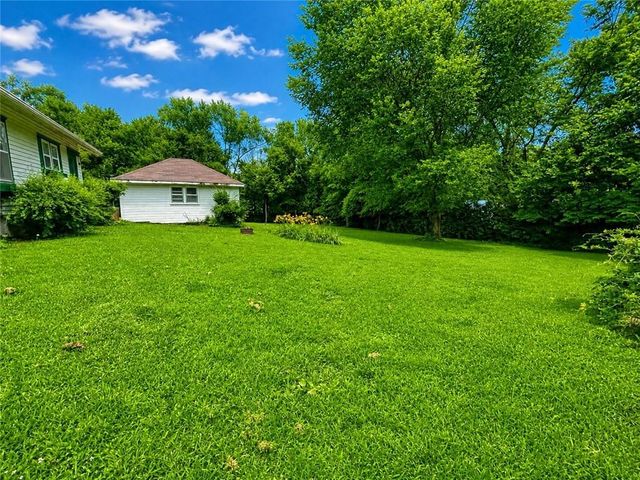 606 W 4th Street, Holden, MO 64040