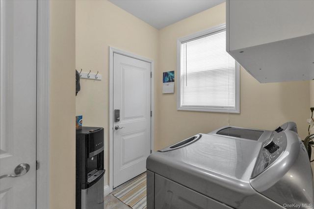 390 Stonecrop Road, Aquebogue, NY 11931