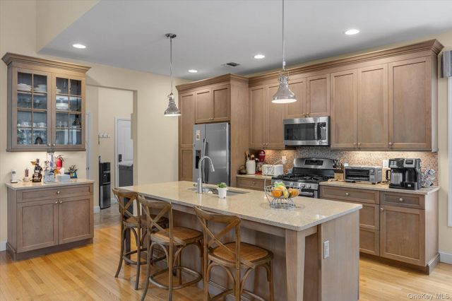 390 Stonecrop Road, Aquebogue, NY 11931