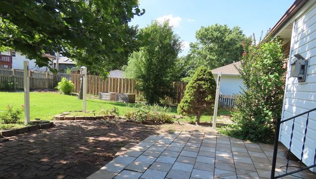 3877 S Cottage Avenue, Springfield, MO 65807