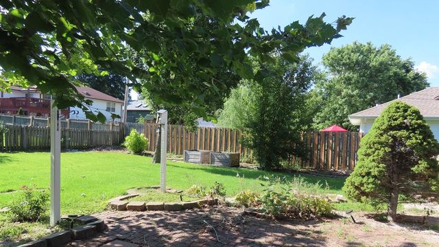 3877 S Cottage Avenue, Springfield, MO 65807