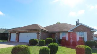3877 S Cottage Avenue, Springfield, MO 65807