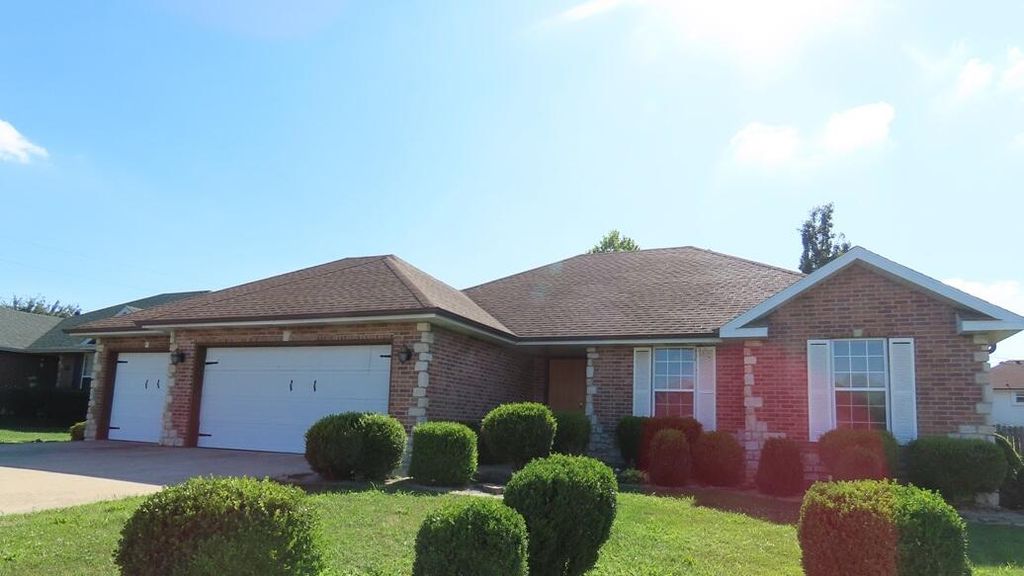 3877 S Cottage Avenue, Springfield, MO 65807