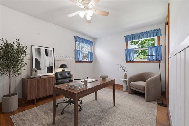 221 E Edgewood Avenue, New Castle, PA 16105