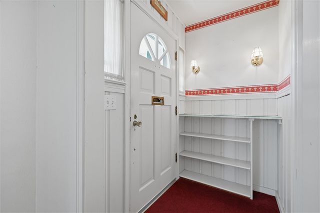 221 E Edgewood Avenue, New Castle, PA 16105